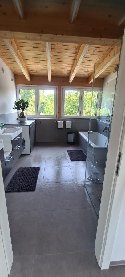 Moderne Ferienunterkunft/Wohnung Burgthann Extérieur photo