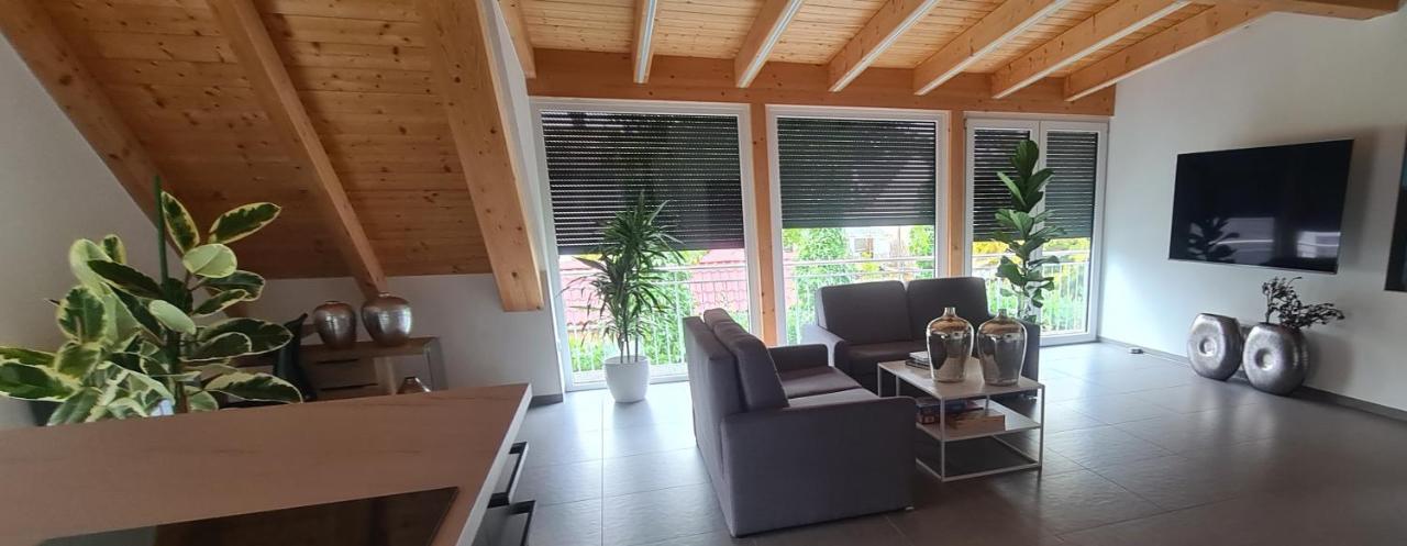 Moderne Ferienunterkunft/Wohnung Burgthann Extérieur photo